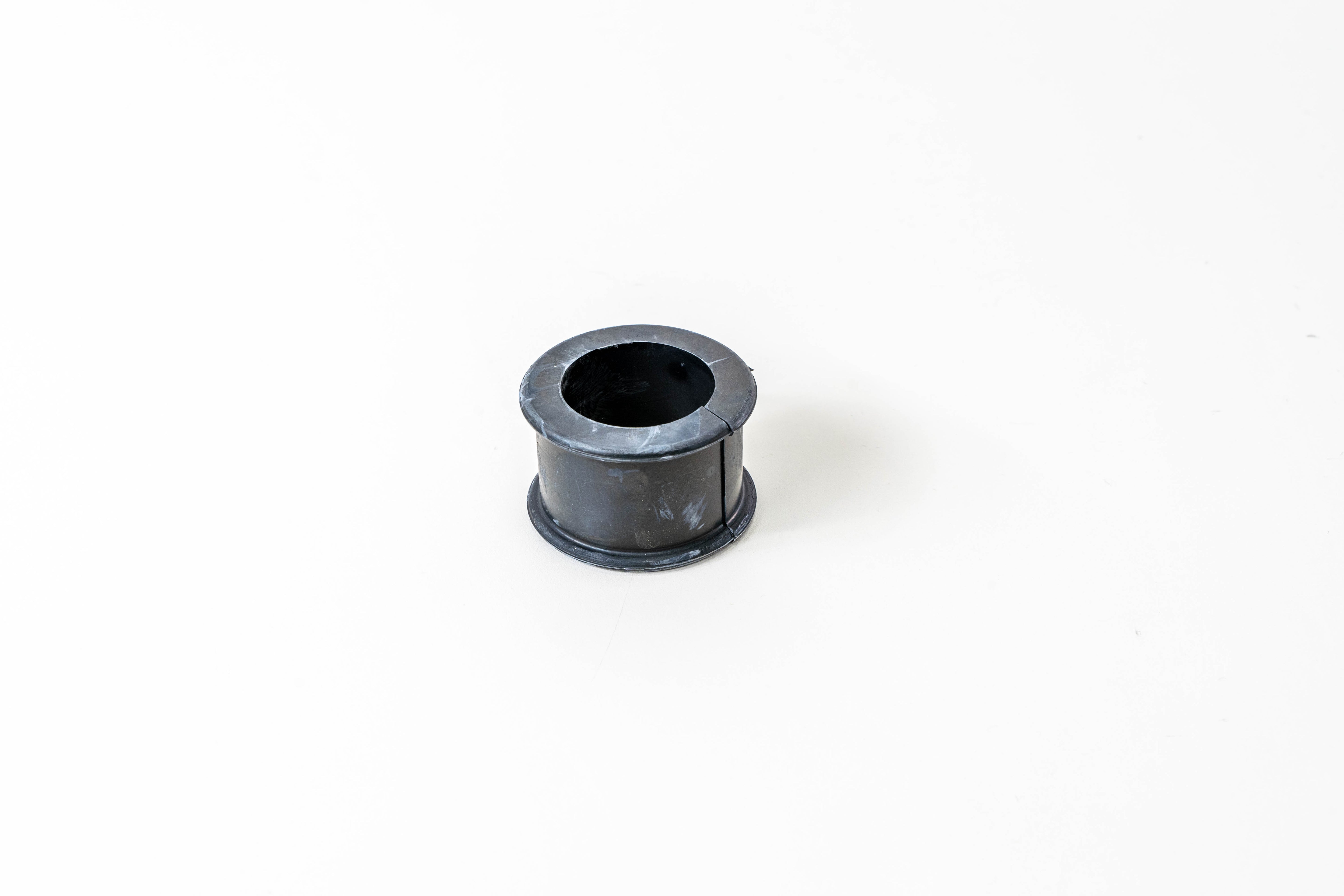 Boccola barra stabilizzatrice anteriore IVECO DAILY oe 8585819