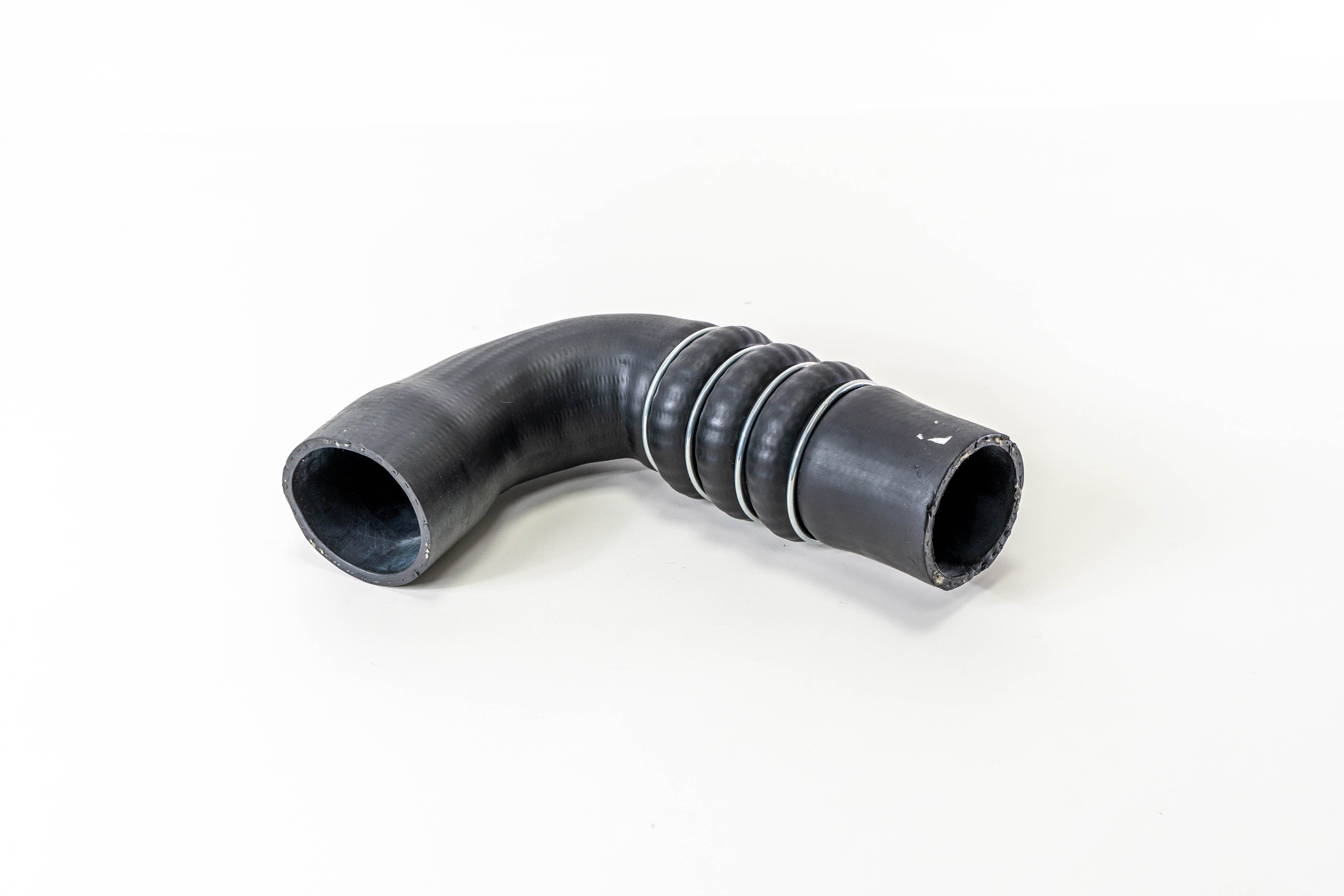 Manicotto entrata aria intercooler IVECO DAILY oe 504116893
